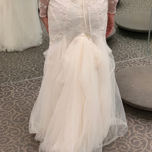 Wedding Dress - Picture 3 of 4